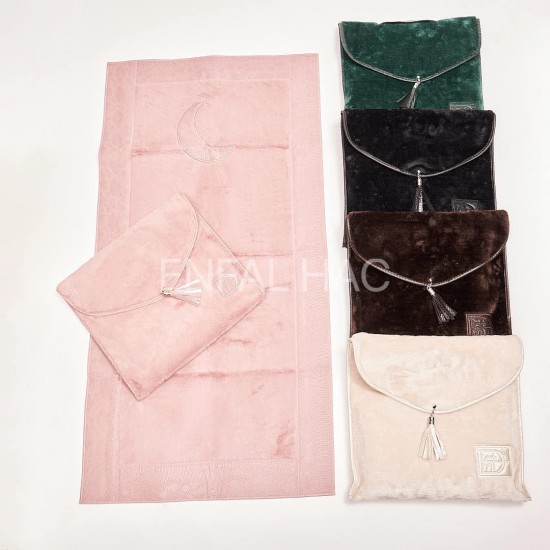 Deri Tabanlı Peluş Seccade Deri Tabanlı Peluş Seccade