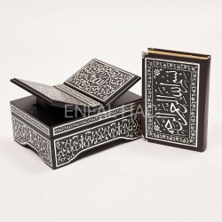 Kanat Sandıklı Siyah Kaplama Gümüş Kur'an-ı Kerim (Hafız Boy) Kanat Sandıklı Siyah Kaplama Gümüş Kur'an-ı Kerim (Hafız Boy)